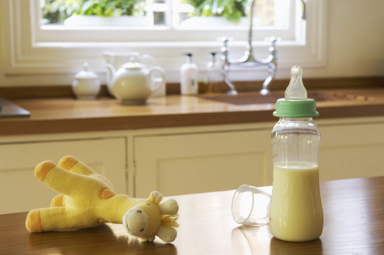 How to Carry Bottles to Daycare: The 5 Best Baby Bottle Coolers